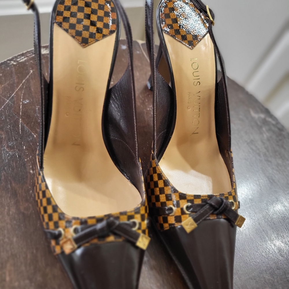 ((SOLD!!))Vintage Authentic Louis Vuitton Heels! - Picture 7 of 7